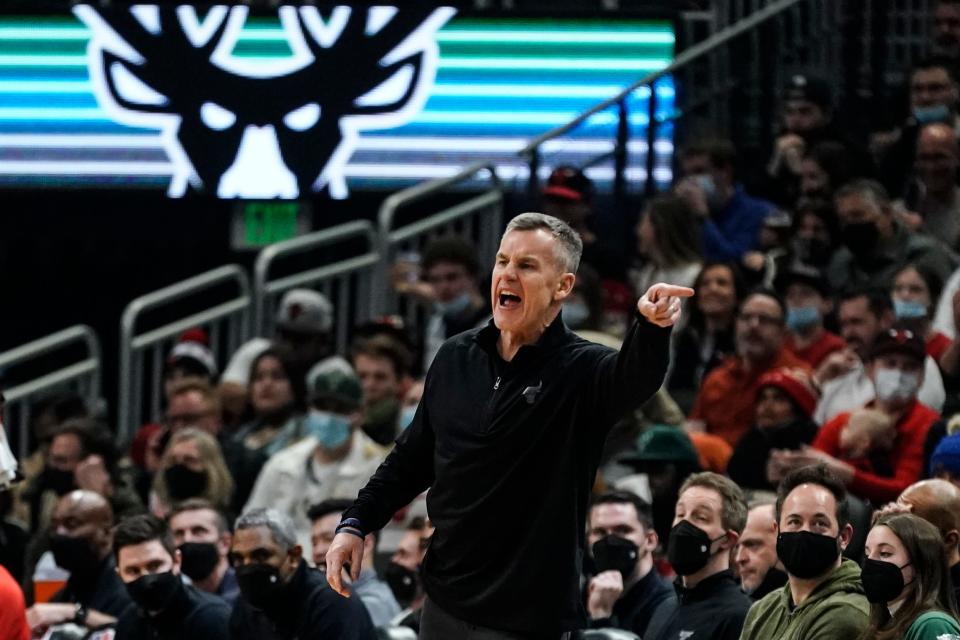 Chicago Bulls head coach Billy Donovan reacts during the first half of an NBA basketball game against the Milwaukee Bucks Friday, Jan. 21, 2022, in Milwaukee. (AP Photo/Morry Gash)