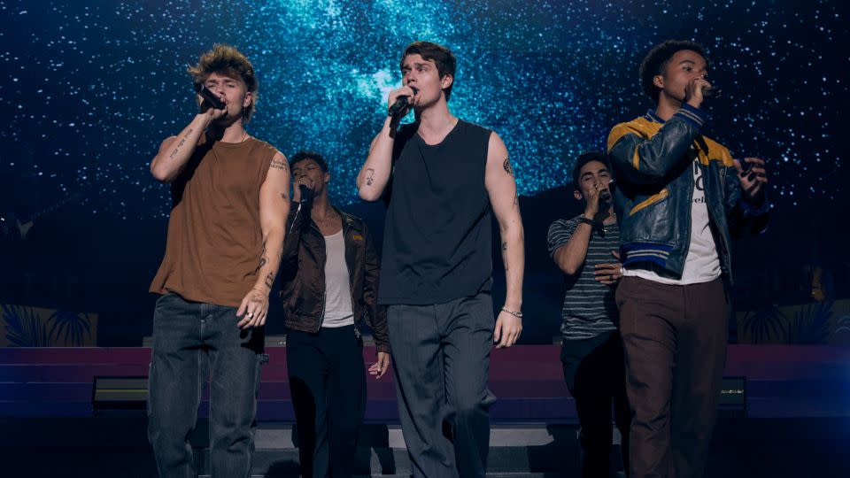 Nicholas Galitzine (center) plays a boy-band star in "The Idea of You." - Alisha Wetherill/Courtesy Prime