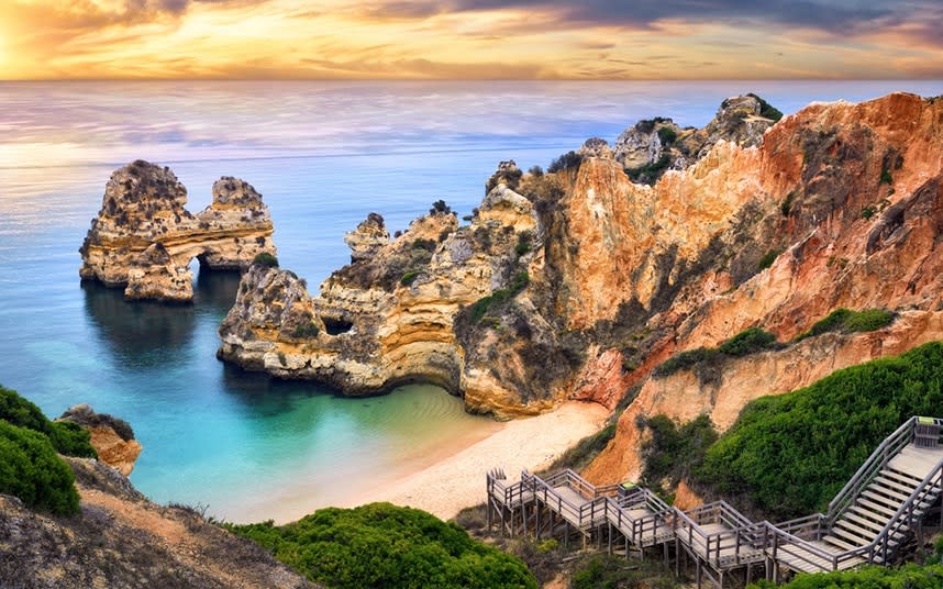 The Algarve: there are good package deals to be had - Smileus