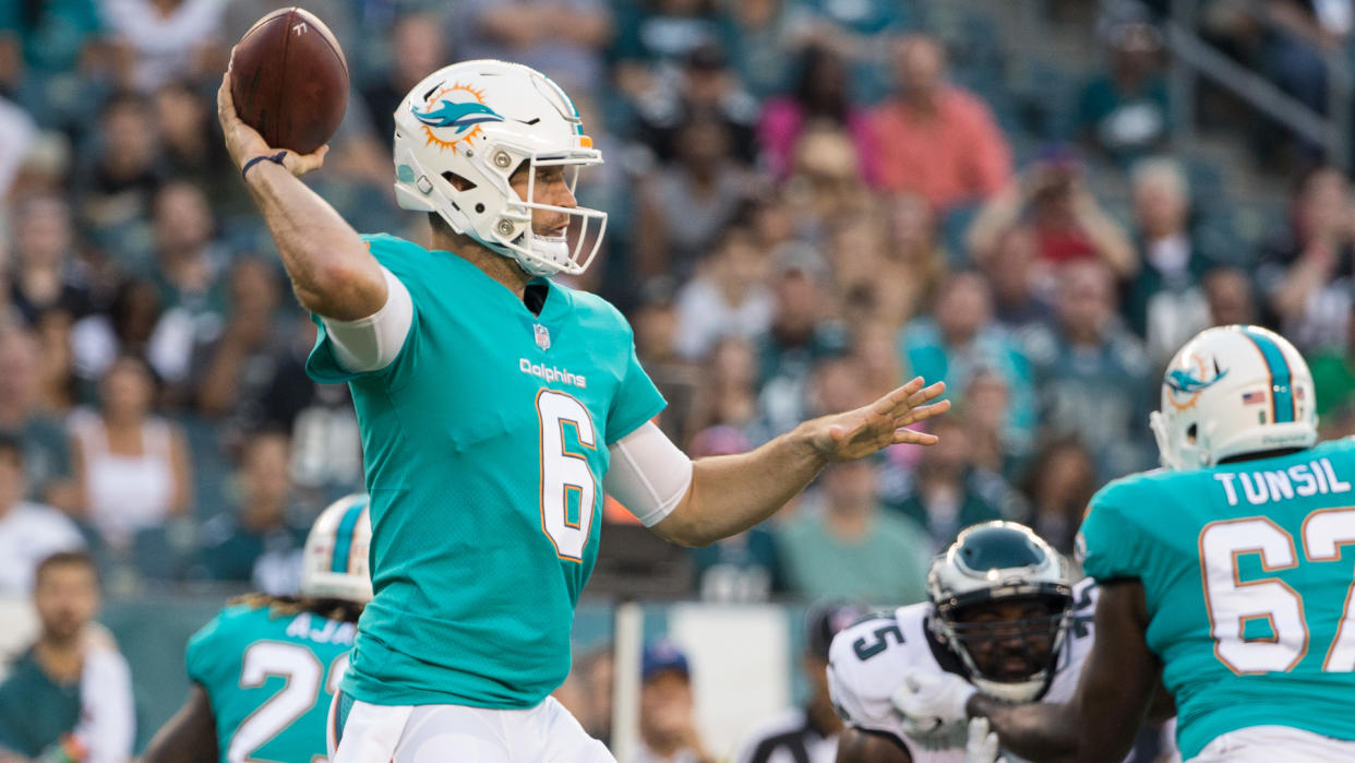 PHILADELPHIA, PA - AUGUST 24: Jay Cutler #6 of the Miami Dolphins throws a pass in the first quarter against the Philadelphia Eagles in the preseason game at Lincoln Financial Field on August 24, 2017 in Philadelphia, Pennsylvania.