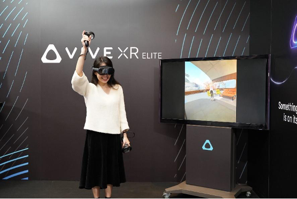 ▲VIVE XR Elite 是 VR 一體機，不用連接線材即可無線遊玩，方便移動、簡單上手。