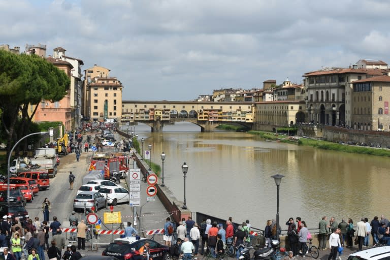 The collapsed embankment stretched for 200 metres between the 14th century Ponte Vecchio and the Ponte alle Grazie in Florence, on May 25, 2016