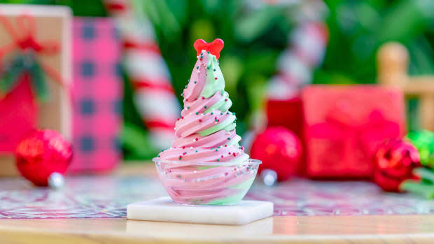 <p>Holiday DOLE Whip Sundae from The Tropical Hideaway at Disneyland Park</p><p>Disney</p>