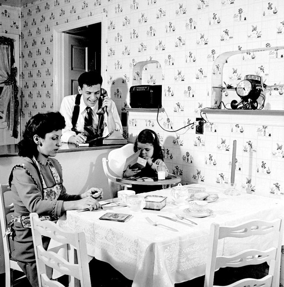 In 1943, Sinatra posed for Time magazine with his wife and children in Hasbrouck Heights.