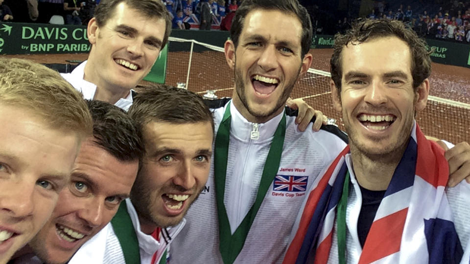 The 2015 GB Davis Cup team of Kyle Edmund, Leon Smith (captain), Jamie Murray, Dan Evans, James Ward and Andy Murray. (Photo by British Tennis via Getty Images)