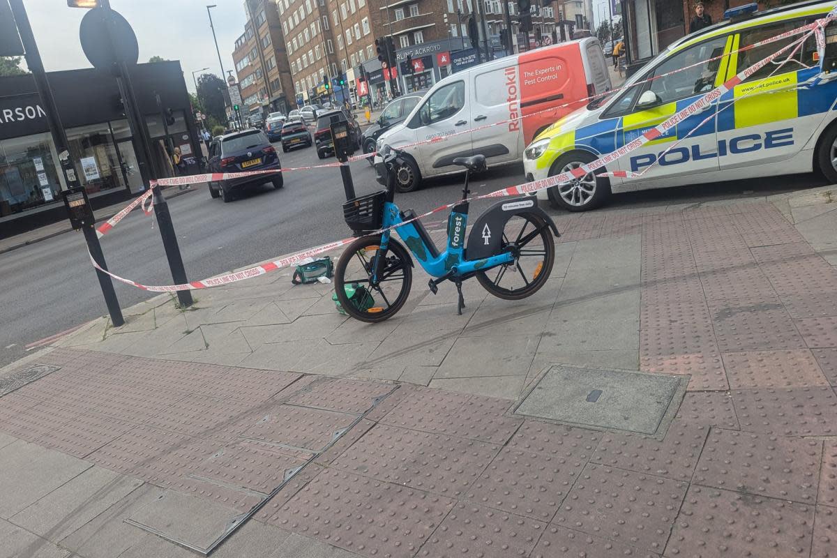 Police cordon in place at Streatham Place after stabbing <i>(Image: CrimeLdn/X)</i>