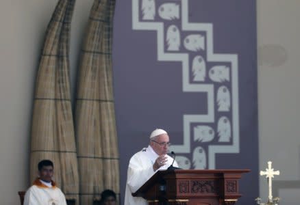 Pope Francis celebrates a mass at Huanchaco beach in Trujillo, Peru January 20, 2018. REUTERS/Pilar Olivares