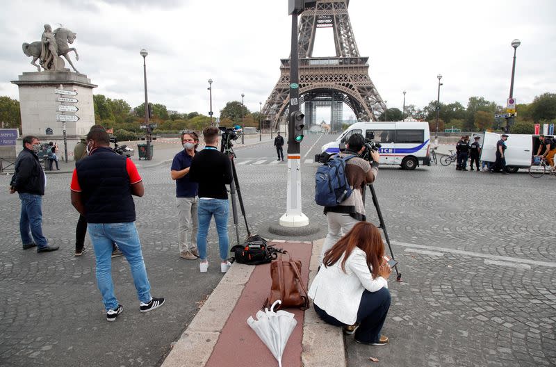 Paris Eiffel tower evacuated