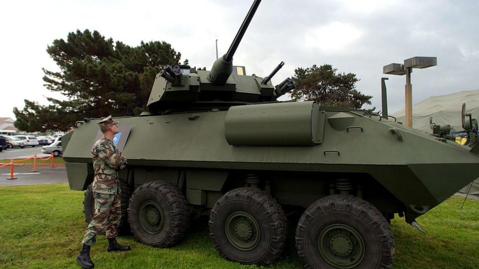 LAV-25.