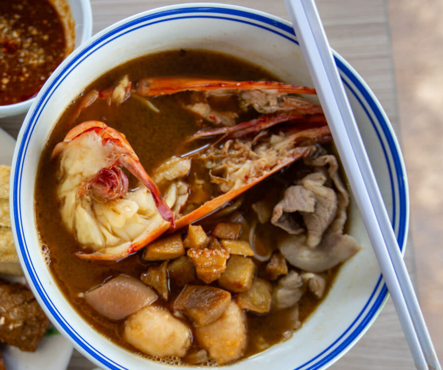 Fort Canning Big Prawn Noodle - prawn mee