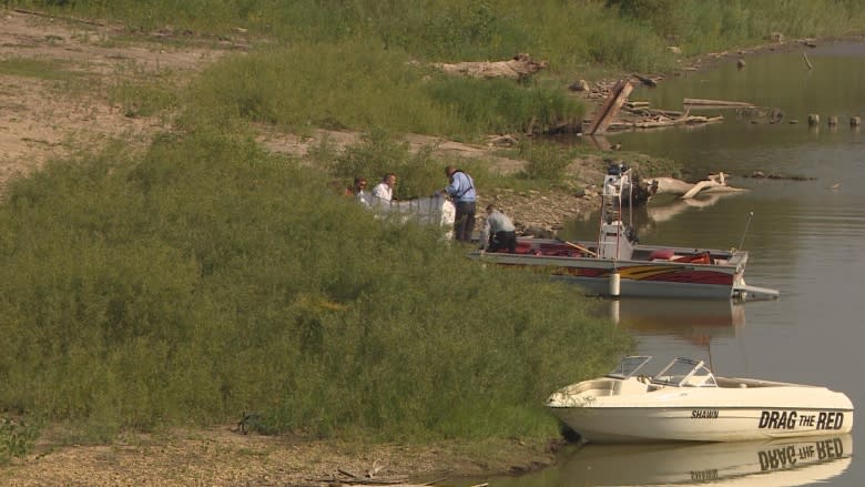 Body found in Red River near where a Winnipeg teenager went missing