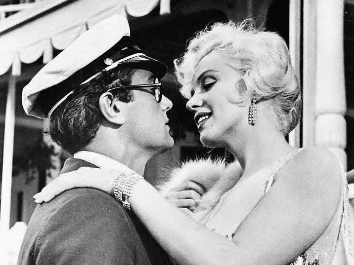 tony curtis marilyn monroe some like it hot