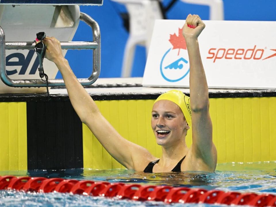 16-year-old swimming sensation Summer McIntosh, seen above on Tuesday, posted a world record in the 200-metre individual medley at national swimming trials in Toronto on Thursday. (Scott Grant/Swimming Canada/The Canadian Press - image credit)