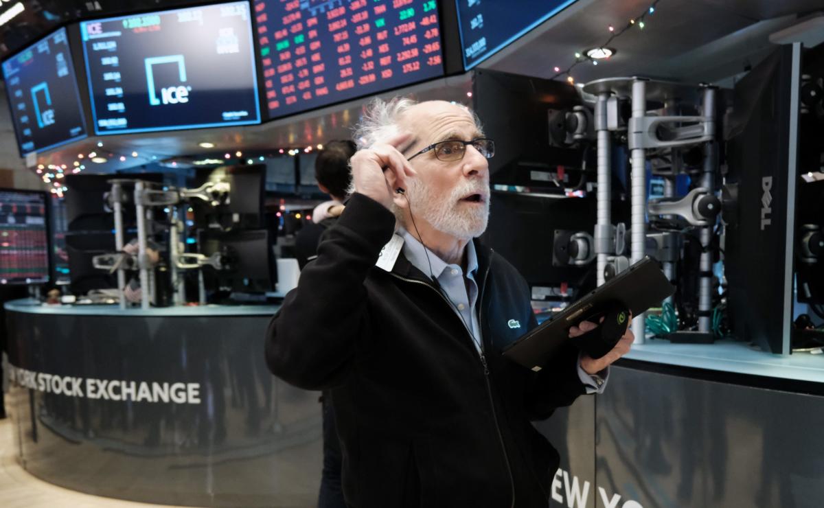 The worlds top stock strategist says an earnings recession is coming for marketsand it could be similar to what happened during the 2008 financial crisis