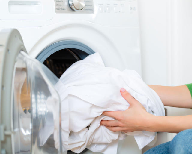 How to get dingy whites white again – 4 simple laundry fixes