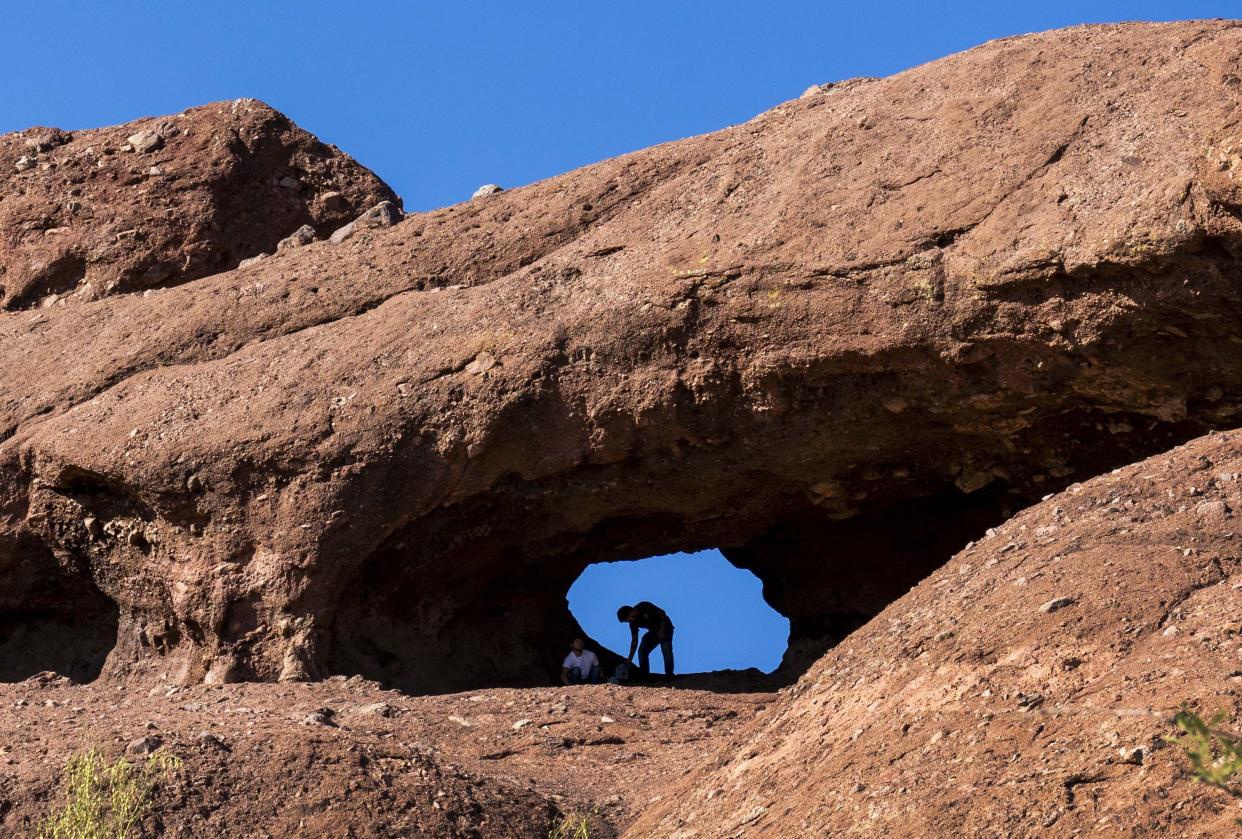 After catching heat over an altered photo of Phoenix on Twitter, the city shared photos of Papago Park and the city's skyline.