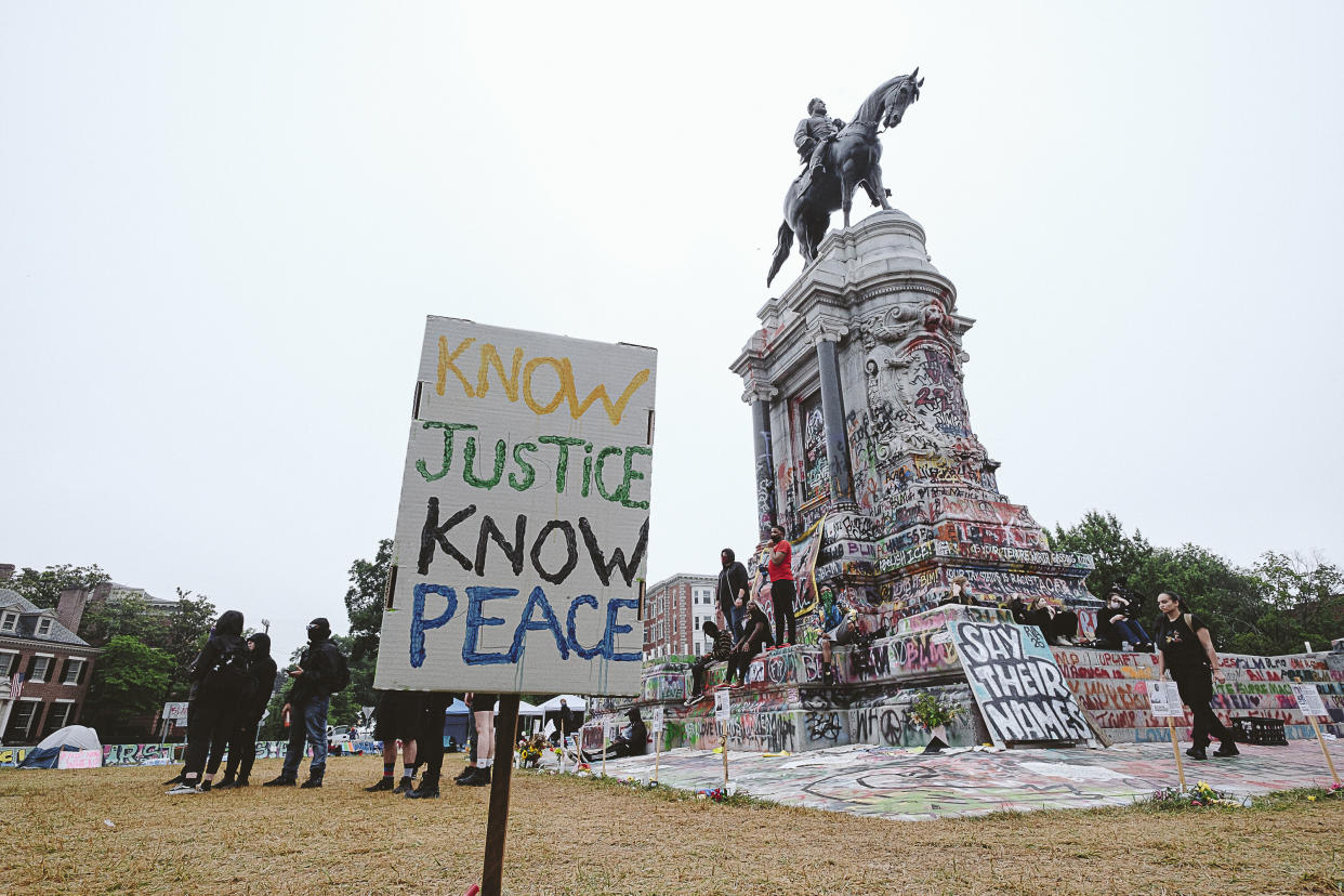 Confederate monuments like this statue of Robert E. Lee, pictured in June 2020 in Richmond, Virginia, have become a political flashpoint as Donald Trump has tightened his grip on the Republican Party. (Photo: Eze Amos via Getty Images)