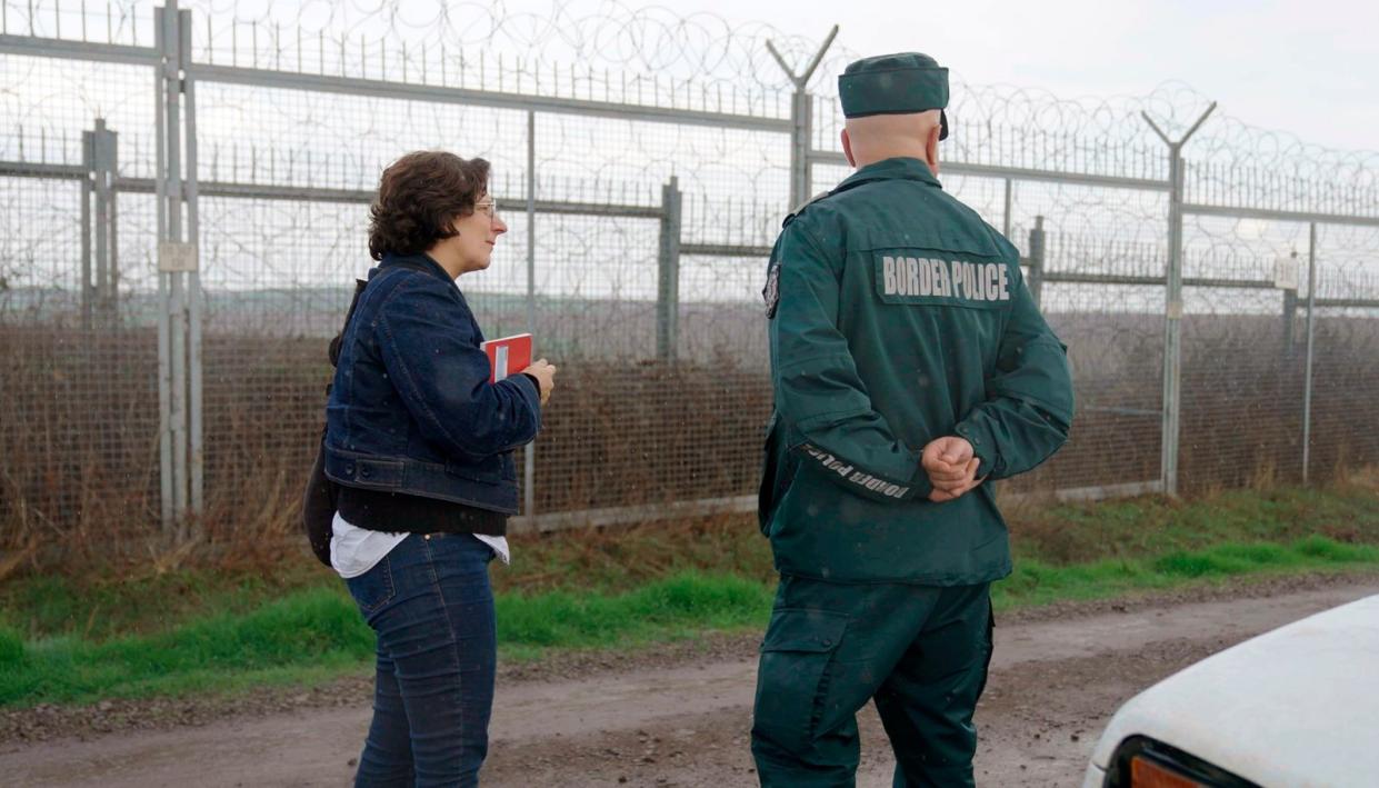 Reporterin Isabel Schayani reiste im Rahmen ihrer Recherchen zur Reportage "ARD Story - Deutschland am Limit?" durch ganz Europa. (Bild: WDR / Mareike Wilms)