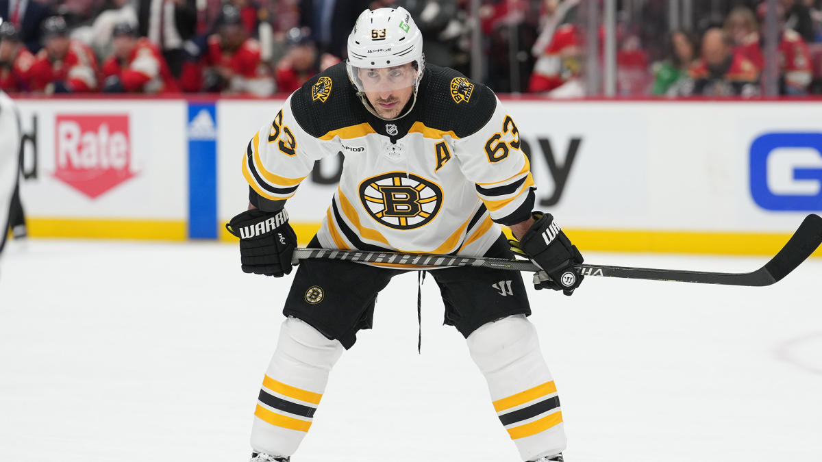 Bruins captaincy passes from Bergeron to Marchand