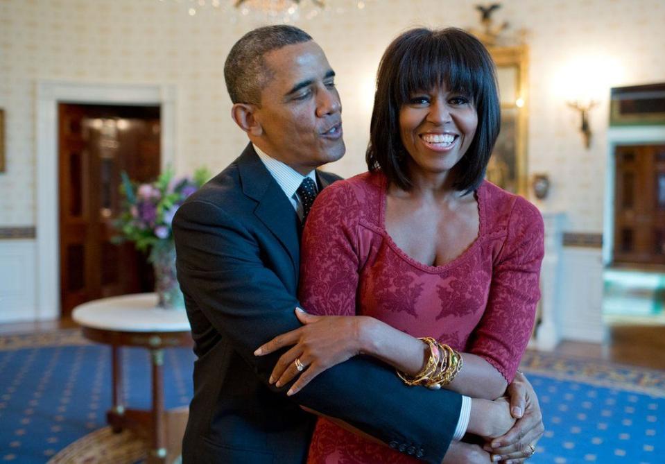 <p>Und als er Michelle spielerisch festhielt. <i>[Bild: The White House/Pete Souza]</i></p>
