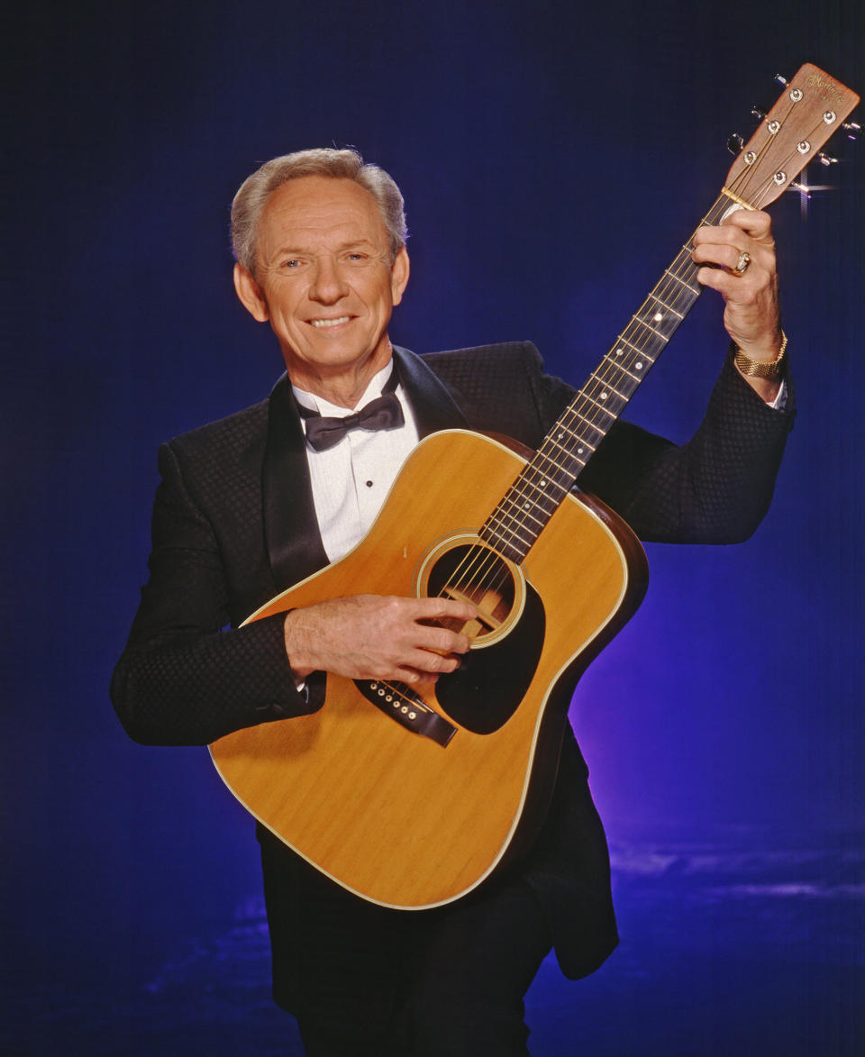 <p>Mel Tillis was a country singer, songwriter, and actor. He died Nov. 19 of respiratory failure at the age of 87.<br>(Photo: Getty Images) </p>