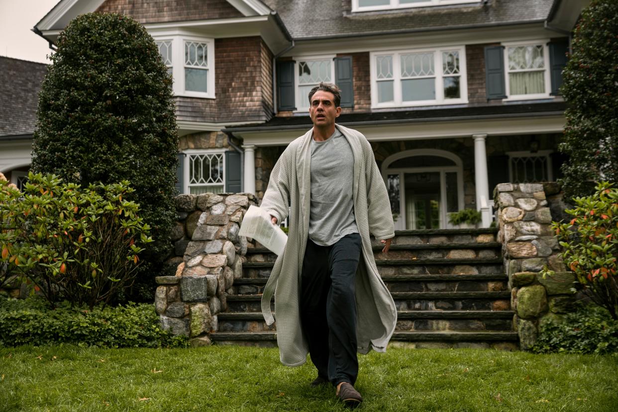 The Watcher. Bobby Cannavale as Dean Brannock in episode 101 of The Watcher. Cr. Eric Liebowitz/Netflix © 2022