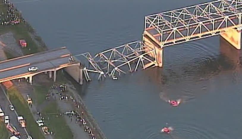Chopper 7 flew over the Interstate 5 Skagit River Bridge, which collapsed Thursday evening.