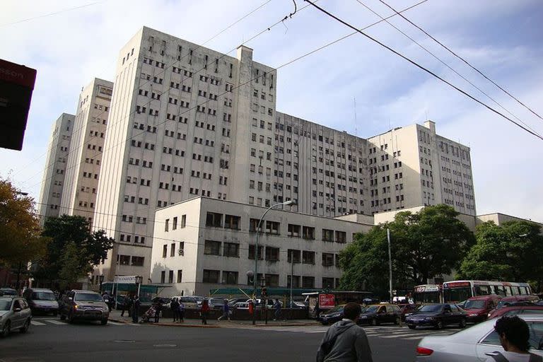 El Hospital de Clínicas fue destacado como el hospital público más equipado de la Argentina para recibir un alto número de pacientes