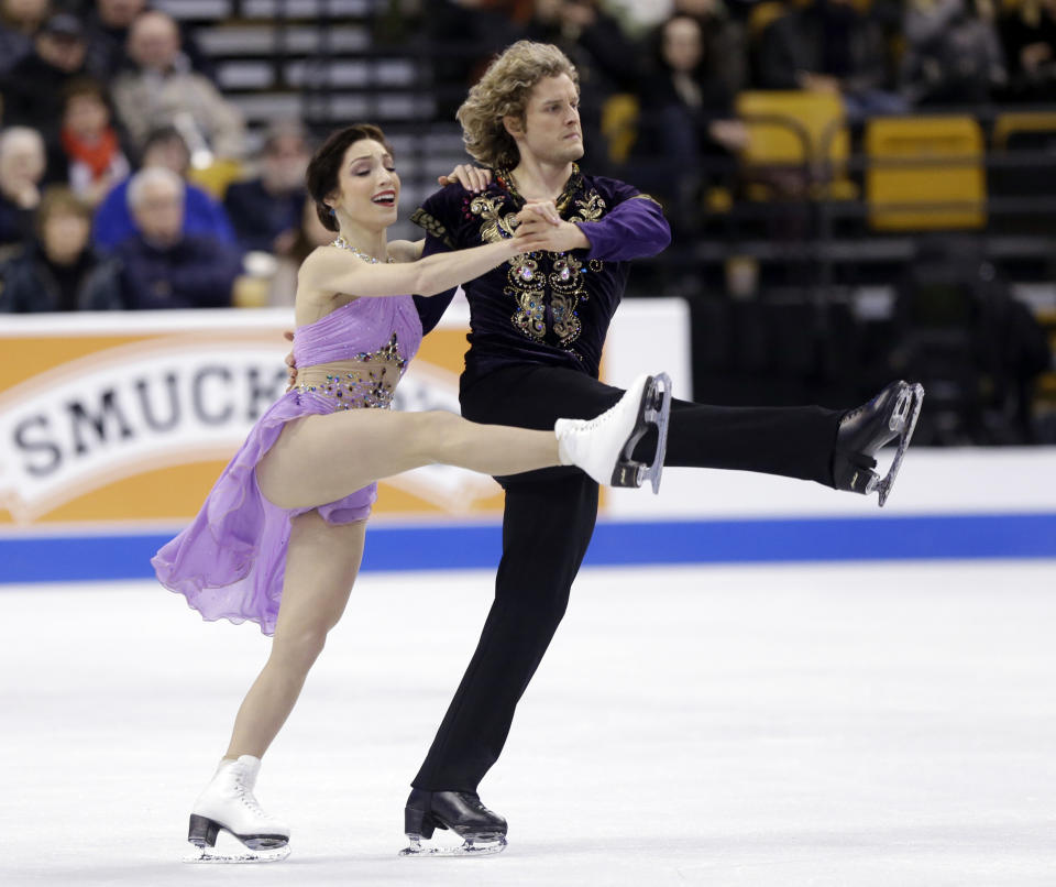 Meryl Davis and Charlie White compete during the ice dance free skate at the U.S. Figure Skating Championships Saturday, Jan. 11, 2014 in Boston. (AP Photo/Steven Senne)