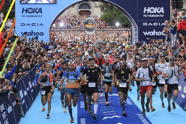 La vertiginosa largada de los 170 kilómetros de la UTMB 2022 en Chamonix