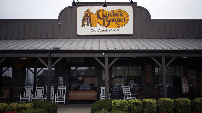 Cracker Barrel store