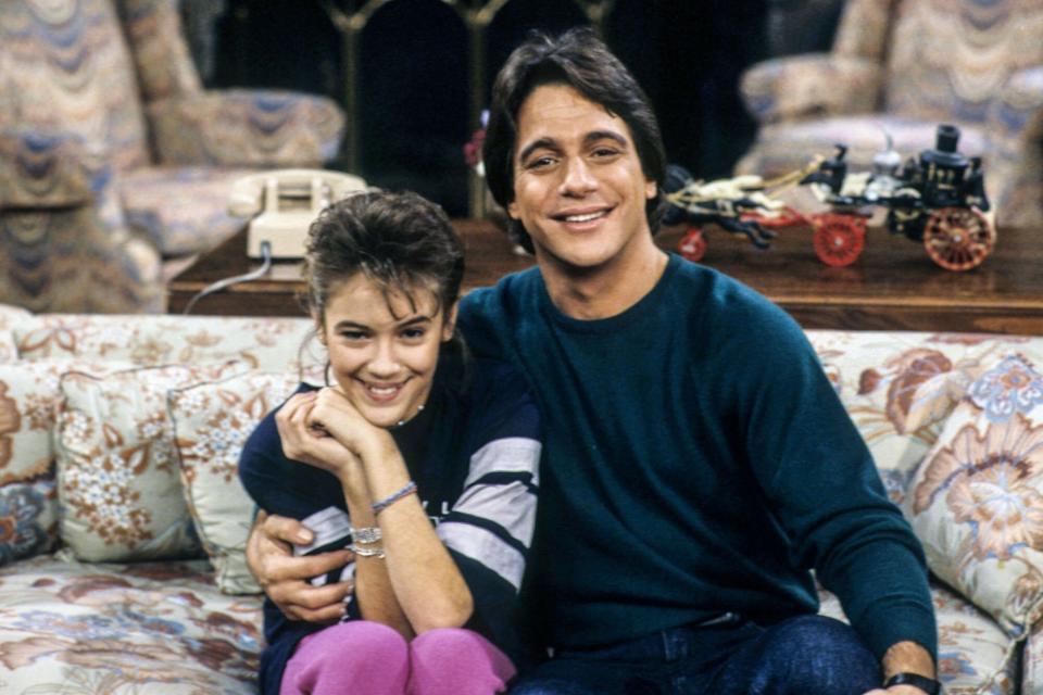 WHO'S THE BOSS? - "Tony, The Patchmaker" - Airdate: January 27, 1987 ALYSSA MILANO;TONY DANZA ON SET