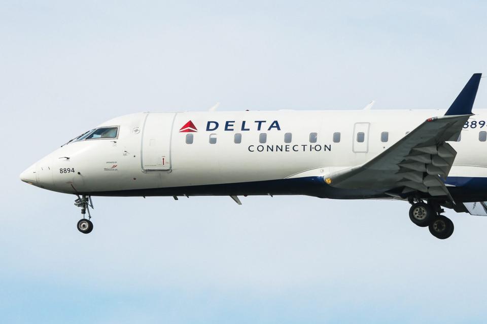 Delta Air Lines Bombardier CRJ 200 Landing In New York
