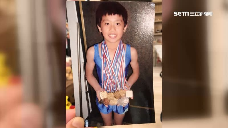 李智凱小時候就贏得不少獎牌。