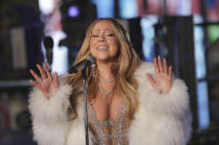 <p>Mariah Carey performs on stage at the New Year’s Eve celebration in Times Square on Sunday, Dec. 31, 2017, in New York. (Photo: Brent N. Clarke/Invision/AP) </p>