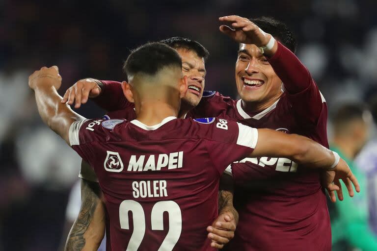 Lanús, de gran campaña en la primera ronda, avanzó directamente a octavos de final