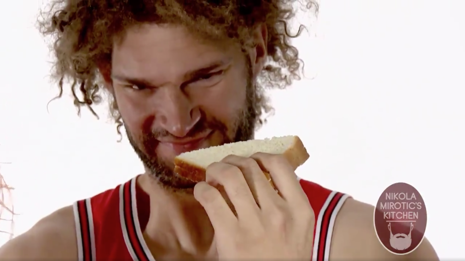 Robin Lopez is not a fan of jelly and mayo sandwiches. (Twitter)