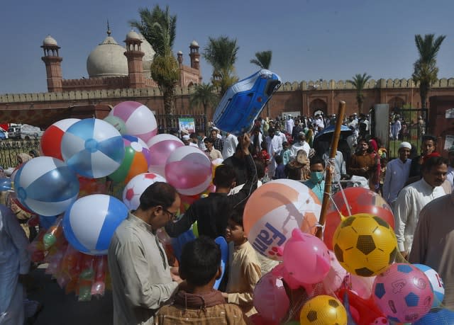 Virus Outbreak Pakistan Eid