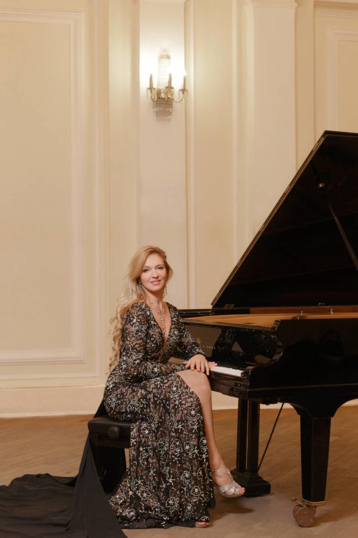 Pianist Svetlana Smolina joins South Florida Symphony Orchestra in a performance of works by Russian Romantic pianist and composer Sergei Rachmaninoff.