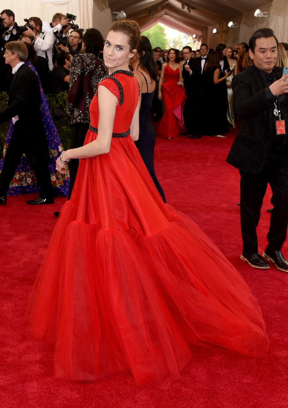 <h1 class="title">Allison Williams in Giambattista Valli Haute Couture</h1><cite class="credit">Photo: Getty Images</cite>