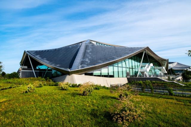 Google opens futuristic Mountain View campus where 4,000 will work