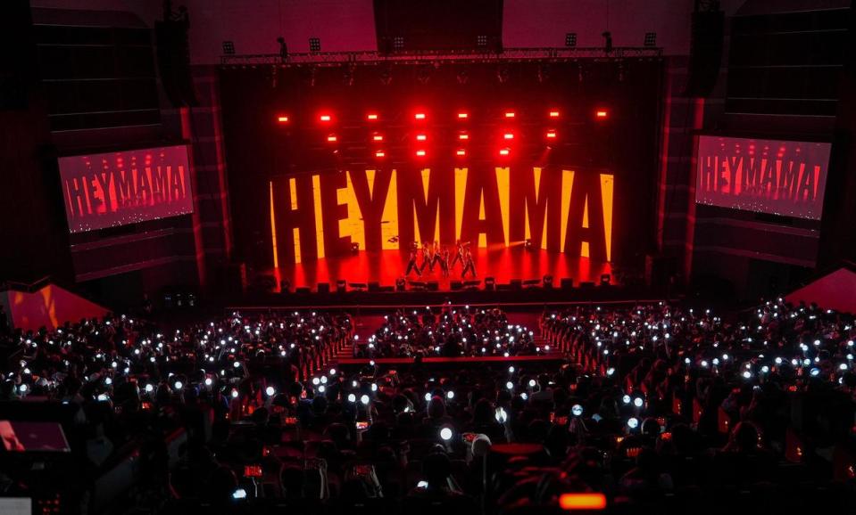 NMIXX在SHOWCASE上表演David Guetta〈Hey Mama〉，展現與平時不同的帥氣魅力。（Live Nation Taiwan提供）