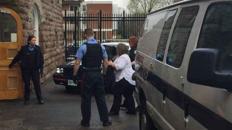 Ex-nurse Elizabeth Wettlaufer, charged in 8 deaths, makes court appearance