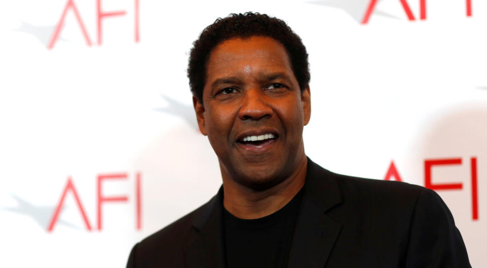 Actor Denzel Washington poses at the American Film Institute Awards in Los Angeles, California U.S., January 6, 2017.   REUTERS/Mario Anzuoni