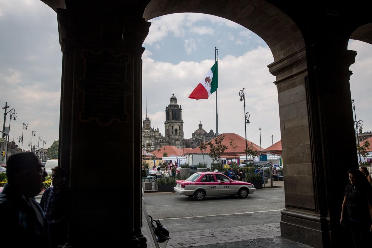 La oposición de México sigue el guión de AMLO para elegir al candidato de 2024 con una campaña informal