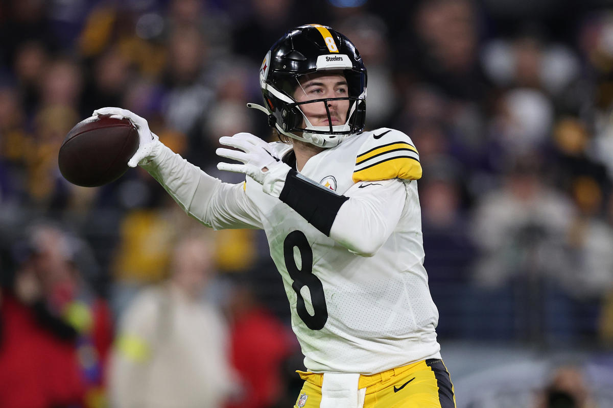 Week 17 Sunday Night NFL Recap: Kenny Pickett keeps Steelers alive, Packers  embarrass Vikings, Buccaneers clinch NFC South & Eagles fall fast