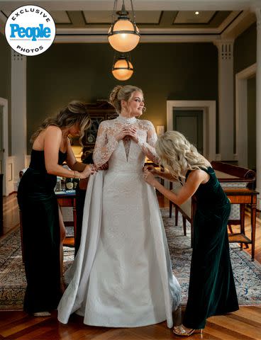 <p>Kathy Thomas Photography</p> Lauren Alaina in her wedding dress