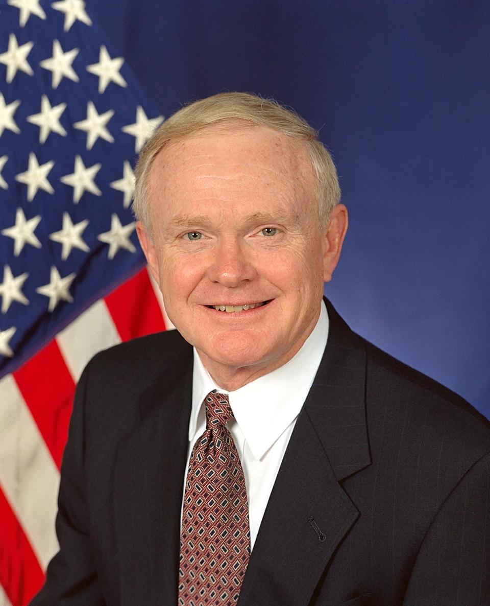 Official portrait of former NASA astronaut Roy D. Bridges Jr., who served as director of NASA's Kennedy Space Center from 1997 to 2003.