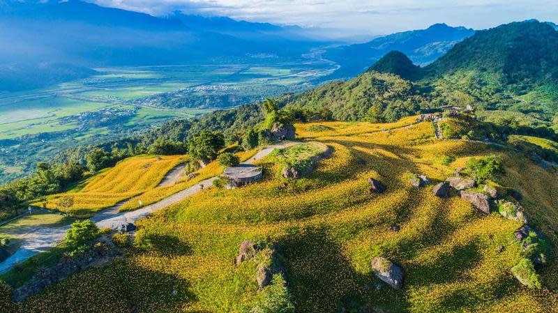 六十石山的正確讀音應該唸「六十石（ㄕˊ）山」。（翻攝自花東縱谷國家風景區官網）