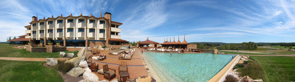 Vista panorámica del Falling Rock hotel, del resort Nemacolin (Brooks Kraft LLC/Corbis via Getty Images)